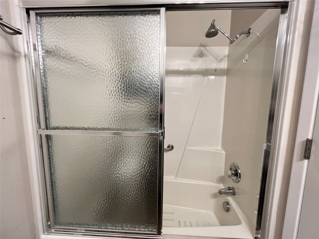 1140 Cherry Hills Drive A, Newton, IA 50208