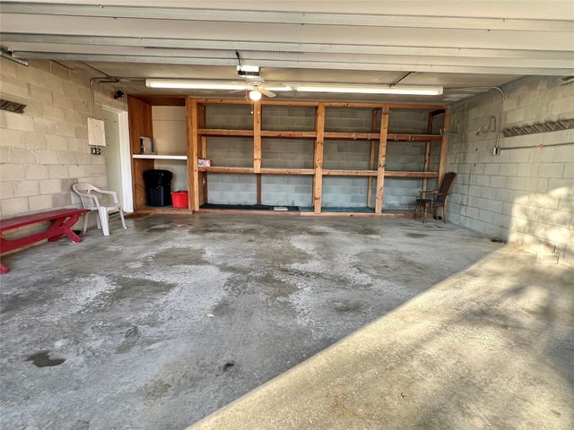 1140 Cherry Hills Drive A, Newton, IA 50208