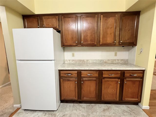 1140 Cherry Hills Drive A, Newton, IA 50208