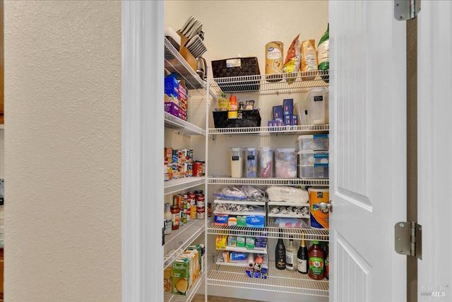 331 Frisbie Cir, Vacaville, CA 95688
