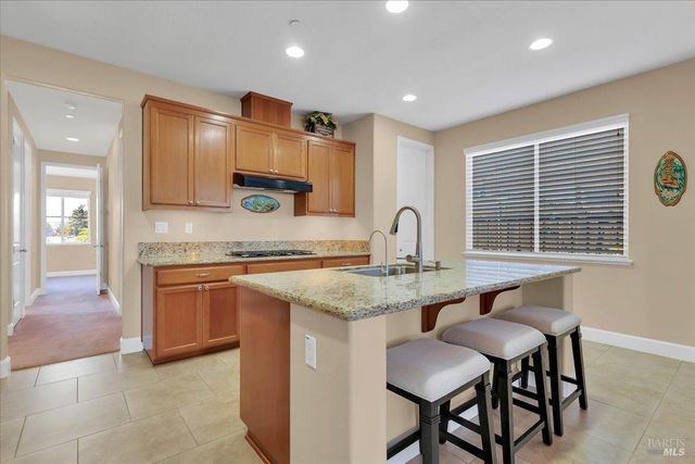 331 Frisbie Cir, Vacaville, CA 95688