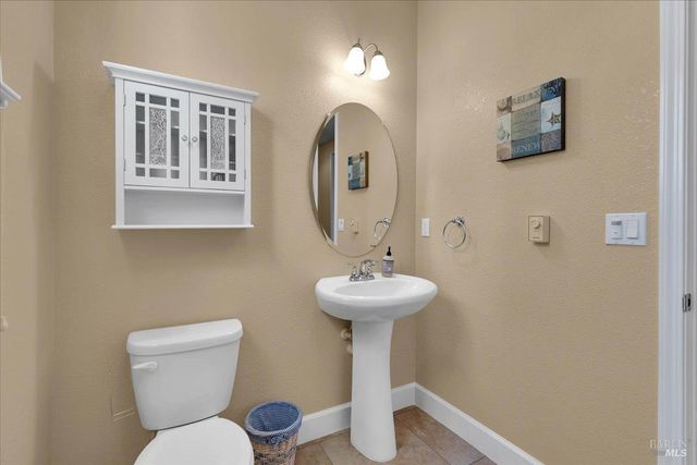 331 Frisbie Cir, Vacaville, CA 95688
