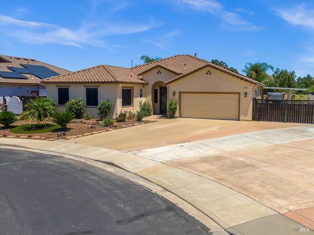 331 Frisbie Cir, Vacaville, CA 95688