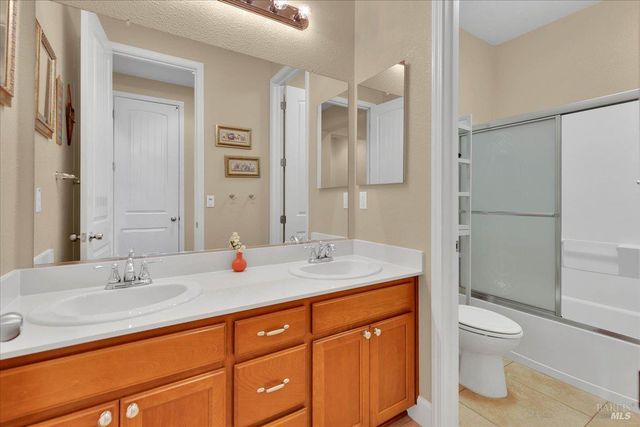 331 Frisbie Cir, Vacaville, CA 95688