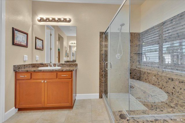 331 Frisbie Cir, Vacaville, CA 95688