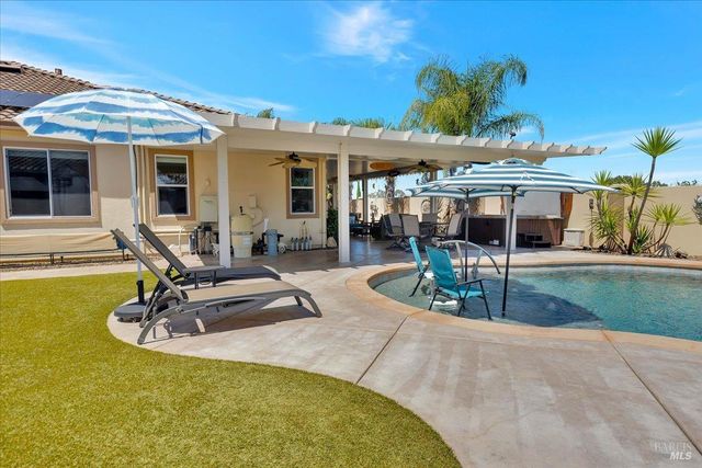 331 Frisbie Cir, Vacaville, CA 95688