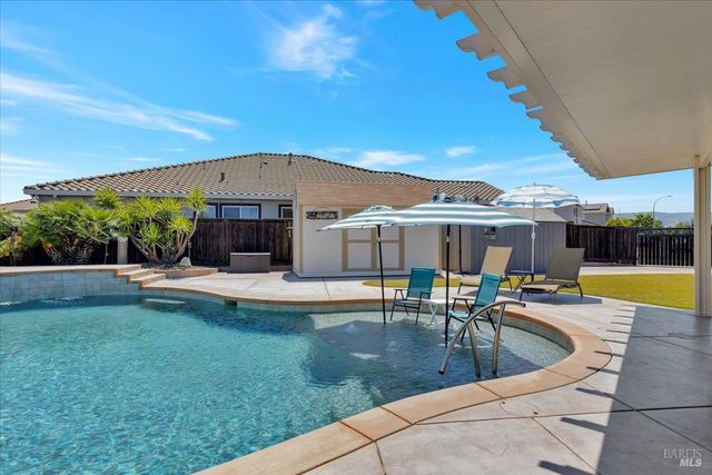 331 Frisbie Cir, Vacaville, CA 95688