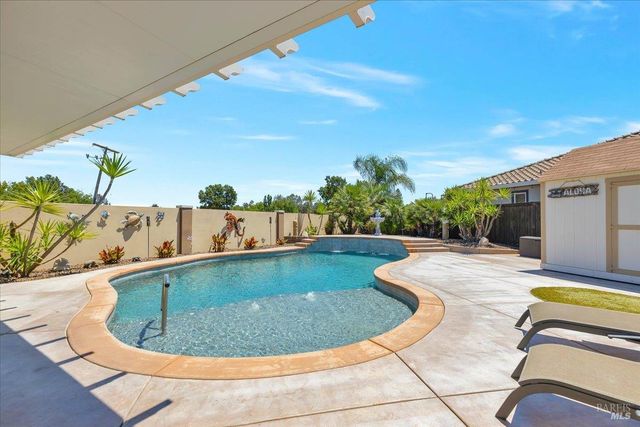 331 Frisbie Cir, Vacaville, CA 95688