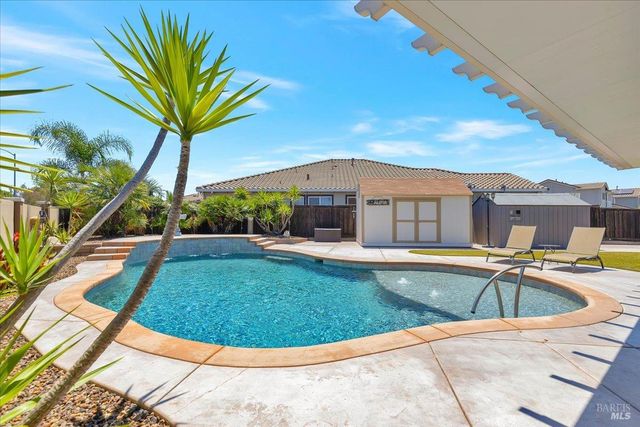 331 Frisbie Cir, Vacaville, CA 95688