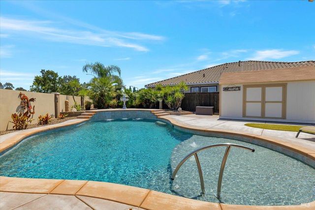 331 Frisbie Cir, Vacaville, CA 95688