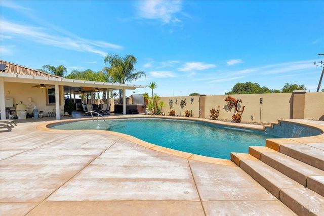 331 Frisbie Cir, Vacaville, CA 95688