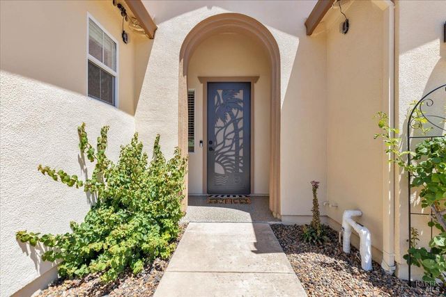 331 Frisbie Cir, Vacaville, CA 95688
