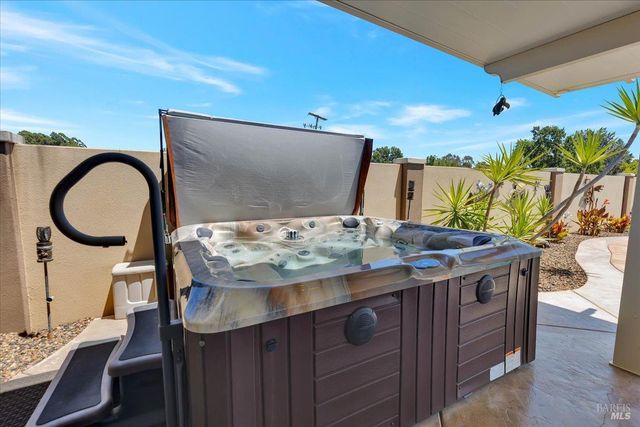 331 Frisbie Cir, Vacaville, CA 95688