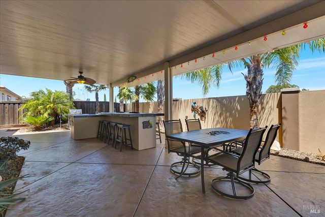 331 Frisbie Cir, Vacaville, CA 95688