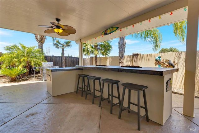 331 Frisbie Cir, Vacaville, CA 95688