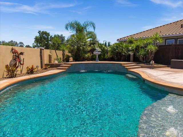 331 Frisbie Cir, Vacaville, CA 95688