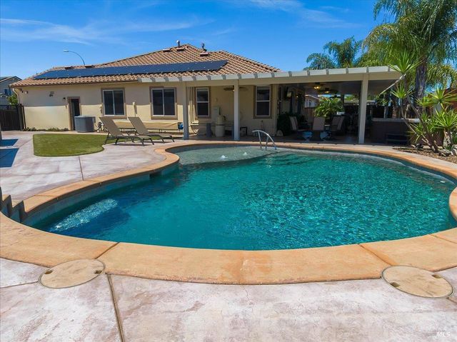331 Frisbie Cir, Vacaville, CA 95688