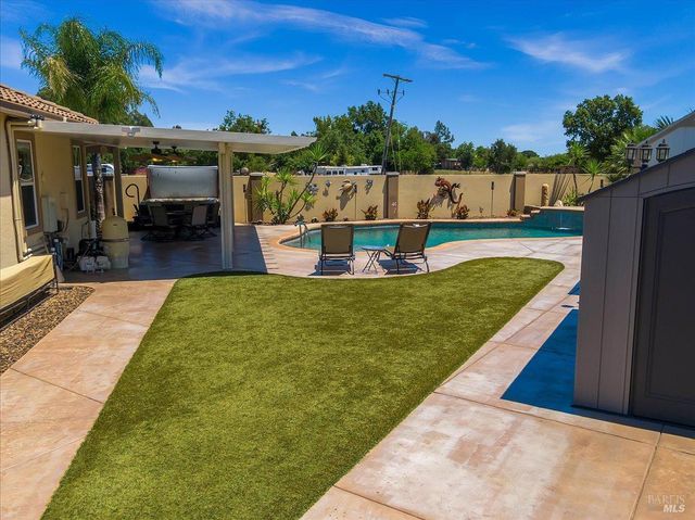 331 Frisbie Cir, Vacaville, CA 95688
