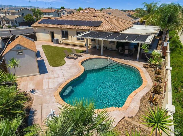 331 Frisbie Cir, Vacaville, CA 95688