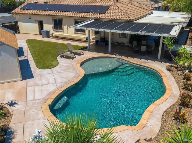 331 Frisbie Cir, Vacaville, CA 95688