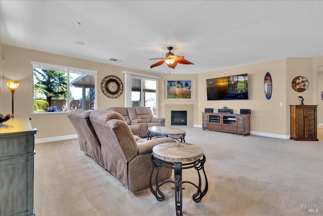 331 Frisbie Cir, Vacaville, CA 95688