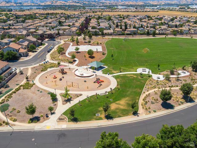 331 Frisbie Cir, Vacaville, CA 95688