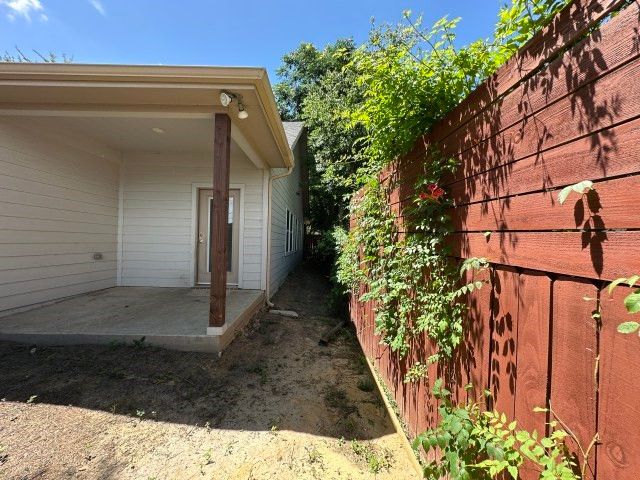 917 E Maddox Avenue, Fort Worth, TX 76104