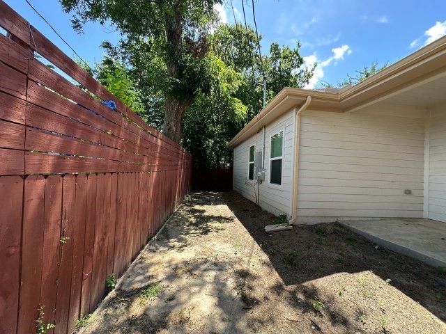 917 E Maddox Avenue, Fort Worth, TX 76104