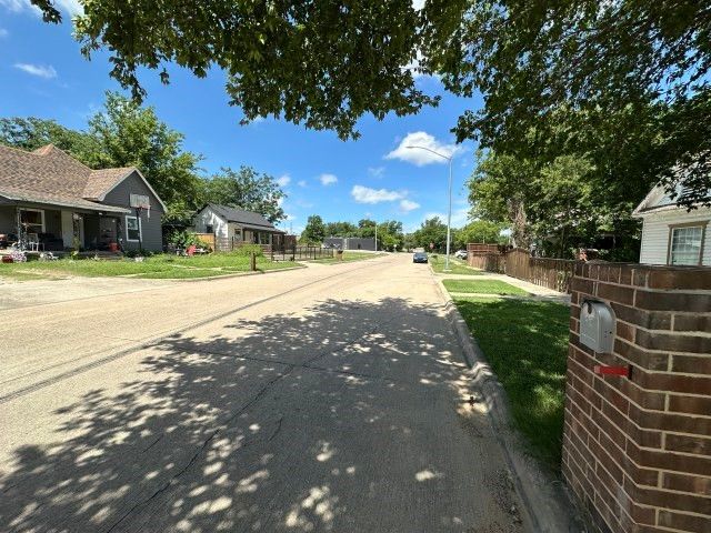 917 E Maddox Avenue, Fort Worth, TX 76104