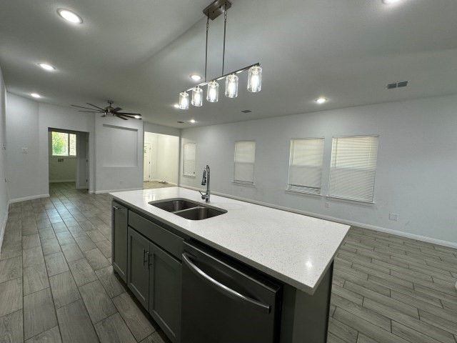 917 E Maddox Avenue, Fort Worth, TX 76104