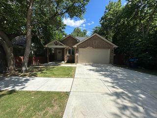 917 E Maddox Avenue, Fort Worth, TX 76104