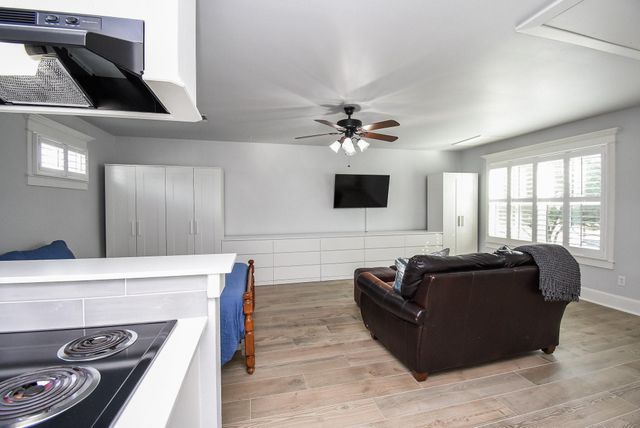 1349 Heights Boulevard B, Houston, TX 77008