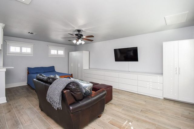 1349 Heights Boulevard B, Houston, TX 77008