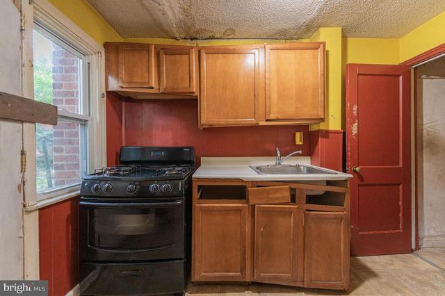 6605 CHURCH LN, Upper Darby, PA 19082