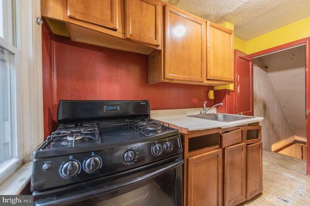 6605 CHURCH LN, Upper Darby, PA 19082