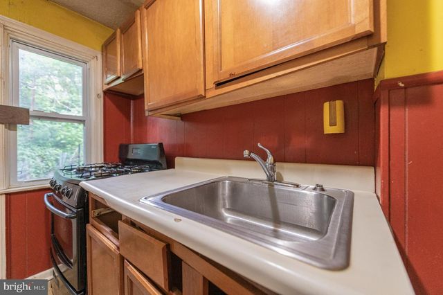 6605 CHURCH LN, Upper Darby, PA 19082