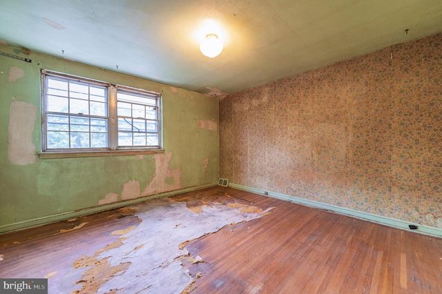 6605 CHURCH LN, Upper Darby, PA 19082