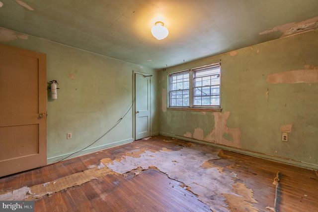 6605 CHURCH LN, Upper Darby, PA 19082