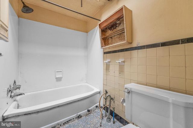 6605 CHURCH LN, Upper Darby, PA 19082