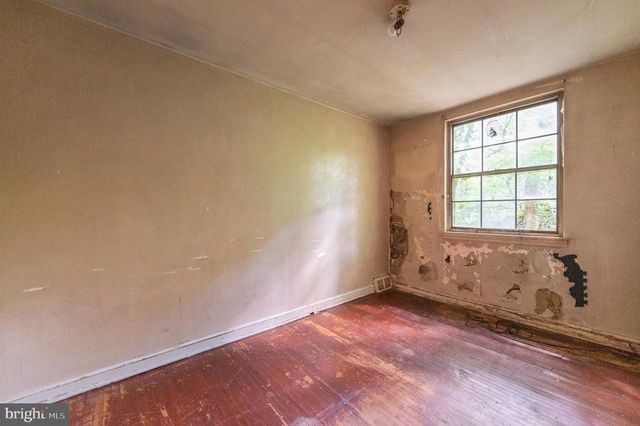 6605 CHURCH LN, Upper Darby, PA 19082