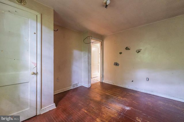 6605 CHURCH LN, Upper Darby, PA 19082