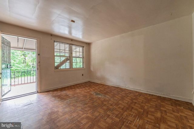 6605 CHURCH LN, Upper Darby, PA 19082
