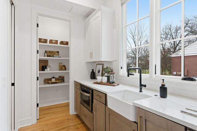 4024 General Bate Dr, Nashville, TN 37204