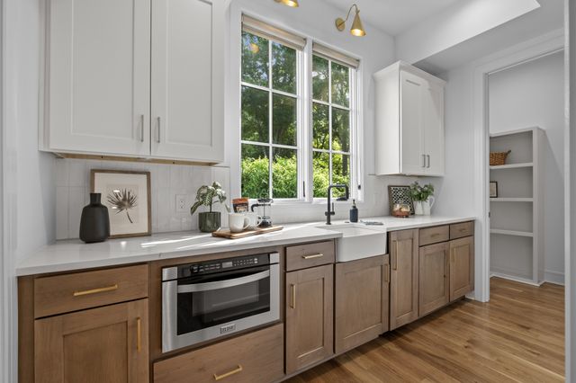 4024 General Bate Dr, Nashville, TN 37204