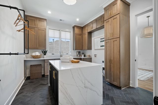 4024 General Bate Dr, Nashville, TN 37204