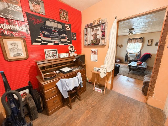 601 SW 2nd Street, Kerens, TX 75144