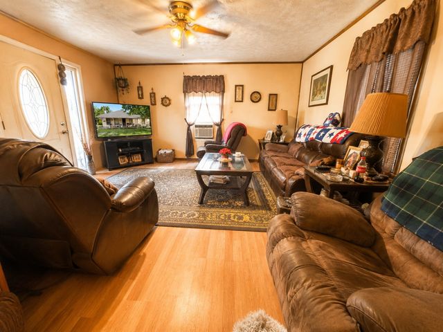 601 SW 2nd Street, Kerens, TX 75144