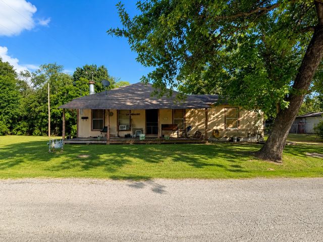 601 SW 2nd Street, Kerens, TX 75144