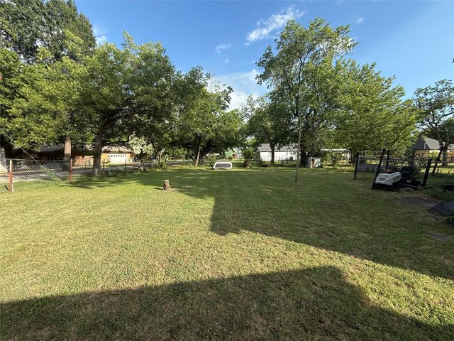 601 SW 2nd Street, Kerens, TX 75144