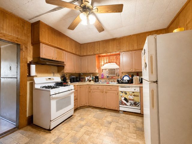 601 SW 2nd Street, Kerens, TX 75144